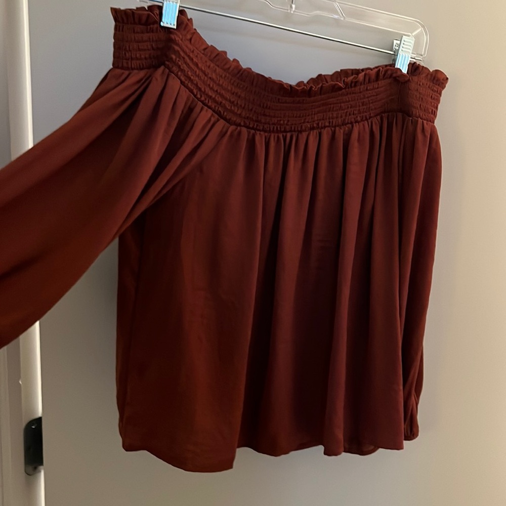 Women’s Off the Shoulder Large Rust Color Long sleeve - American Eagle